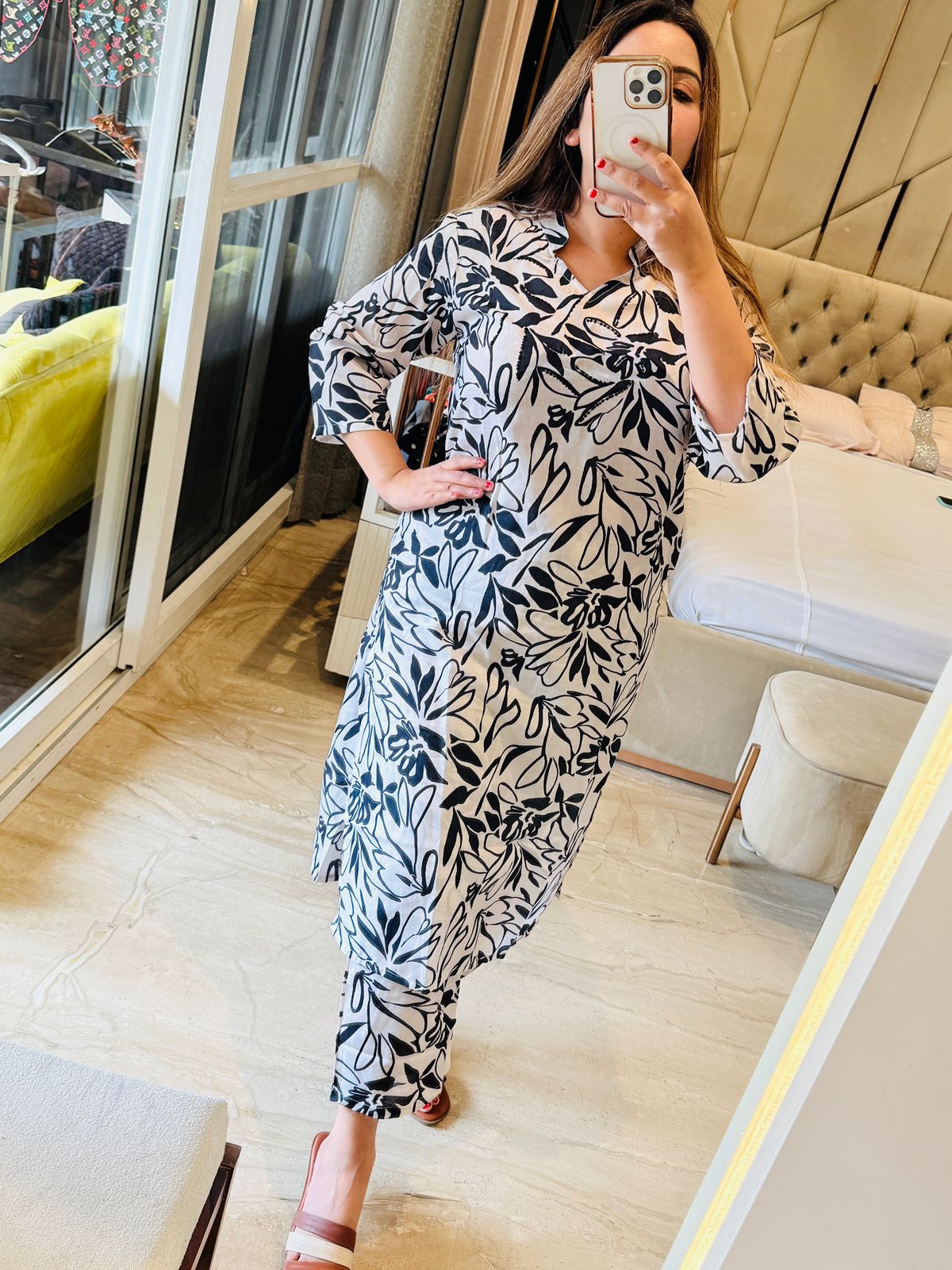 Leona Kurta- Black